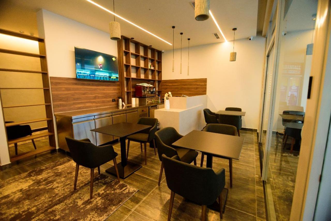 Hotel Zeneli Влёра Экстерьер фото