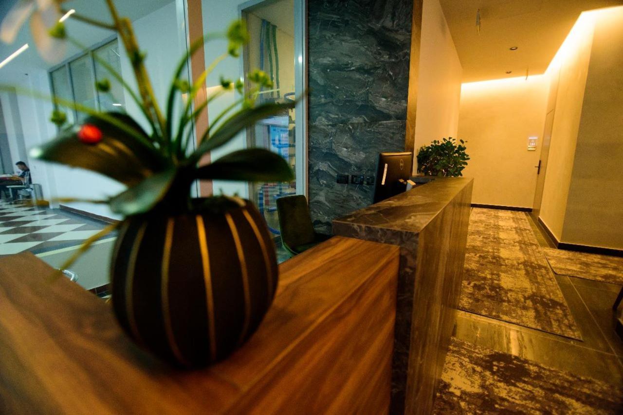 Hotel Zeneli Влёра Экстерьер фото